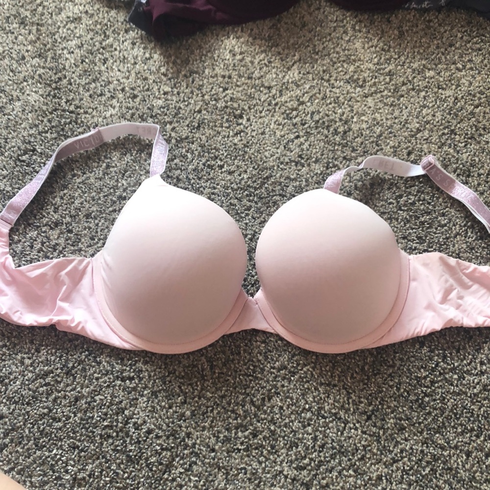 Victoria’s Secret Light Pink Bra